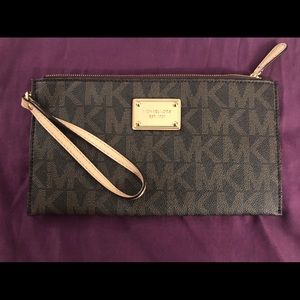 Michael Kors Wristlet